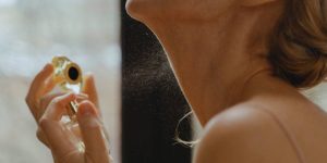 Como fazer o perfume durar mais tempo_ 14 truques e segredos infalíveis