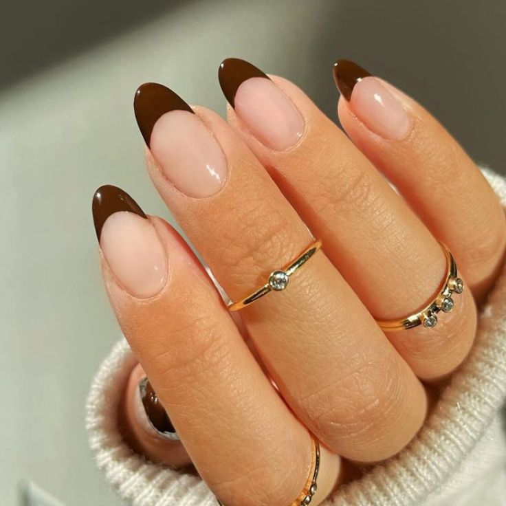unhas francesinhas cappuccino