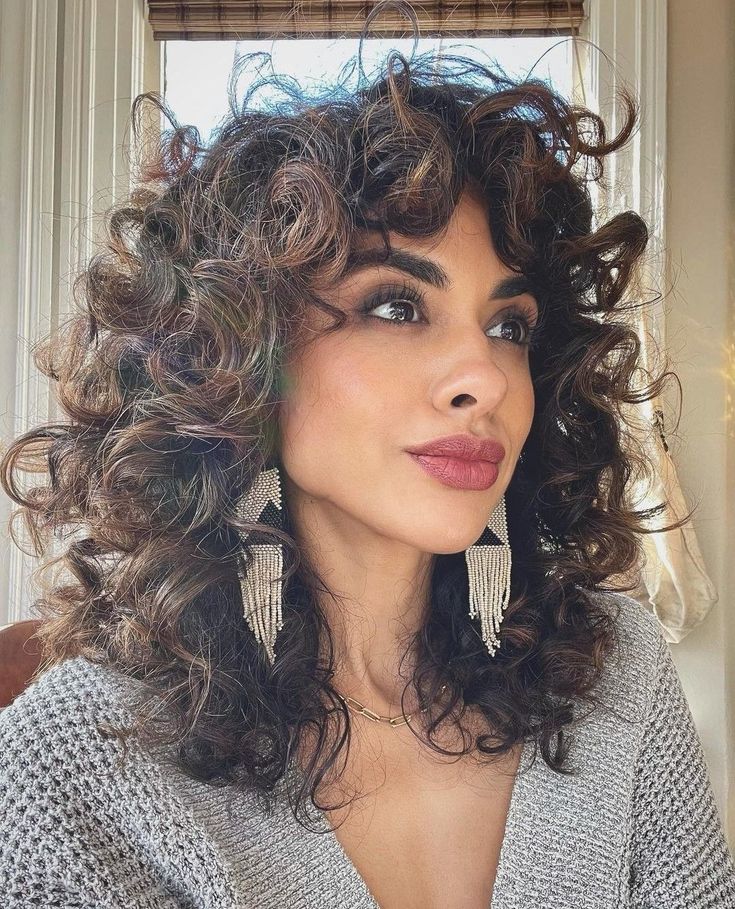 Shaggy Hair volumosos para afinar o rosto